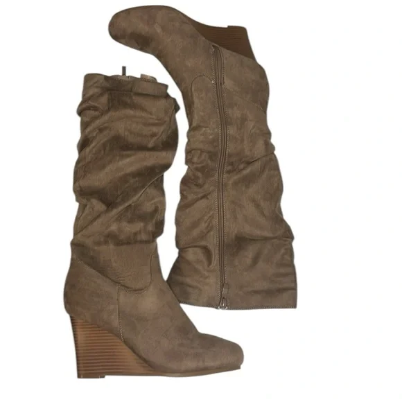 Journee Collection Women’s Size 8.5 Haze Wedge Knee High Boots - Picture 2 of 7